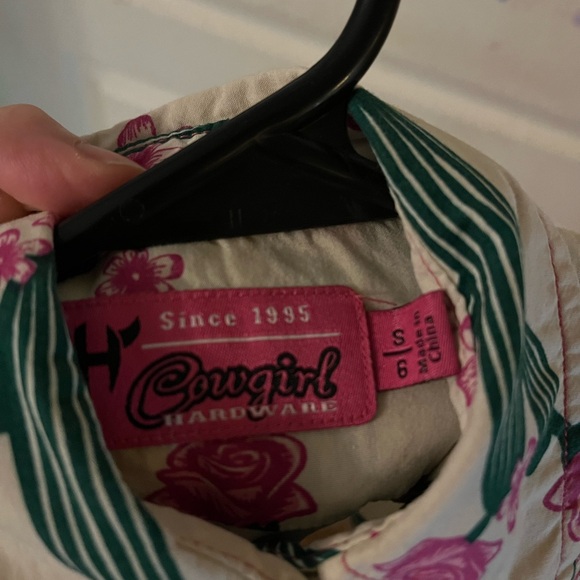 Cowgirl Hardware cactus print western shirt, size small. - Picture 3 of 4